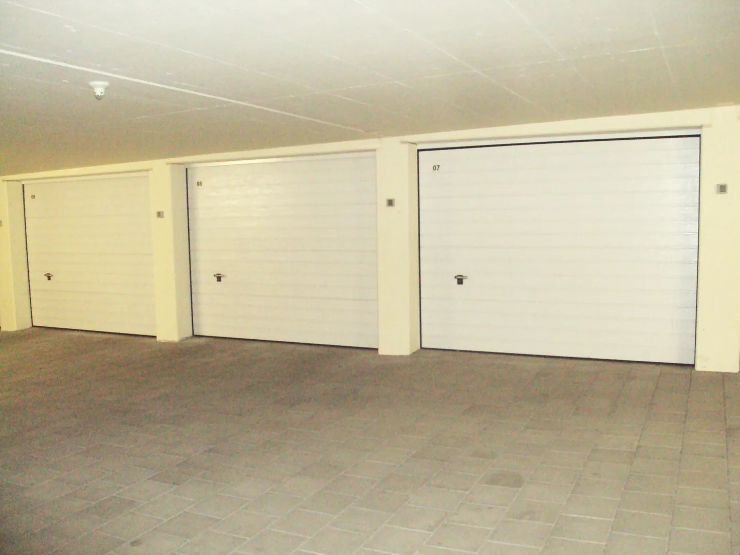 Sichere Garagebox zu Vermieten - Foto 1 von 3