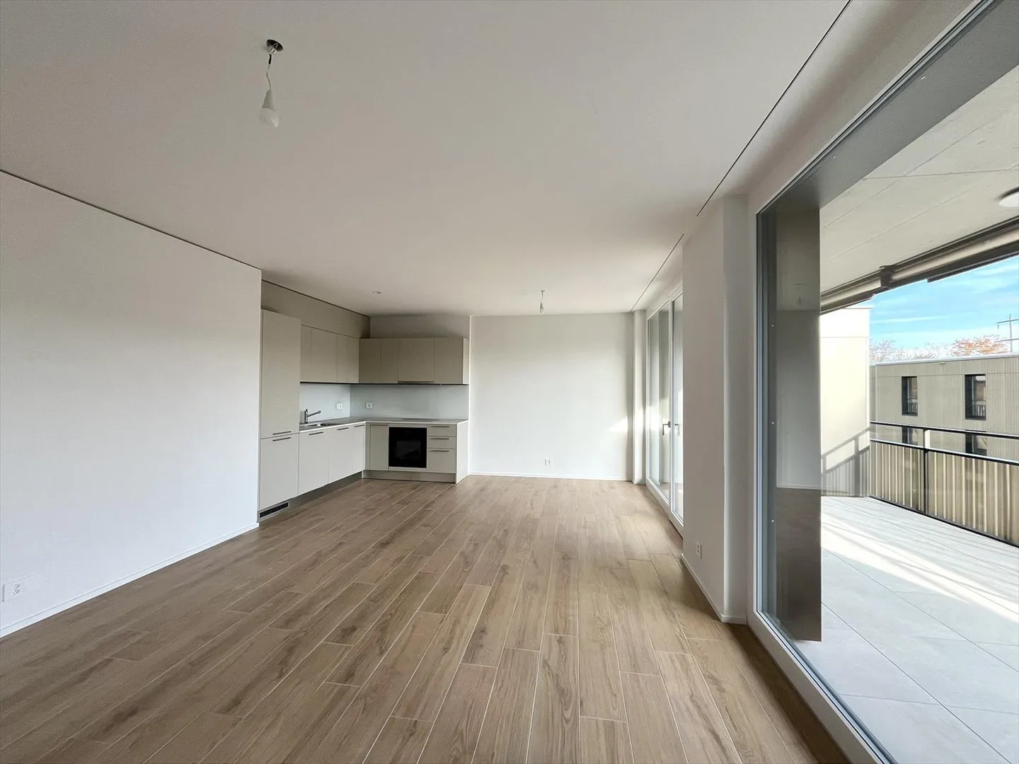 05607 - Appart. 3½ Locali - IMP. CHAMP-RIOND 16 - MATRAN - Foto 6 di 9