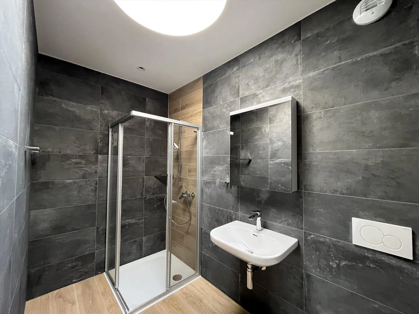 05607 - Appart. 3½ Locali - IMP. CHAMP-RIOND 16 - MATRAN - Foto 9 di 9