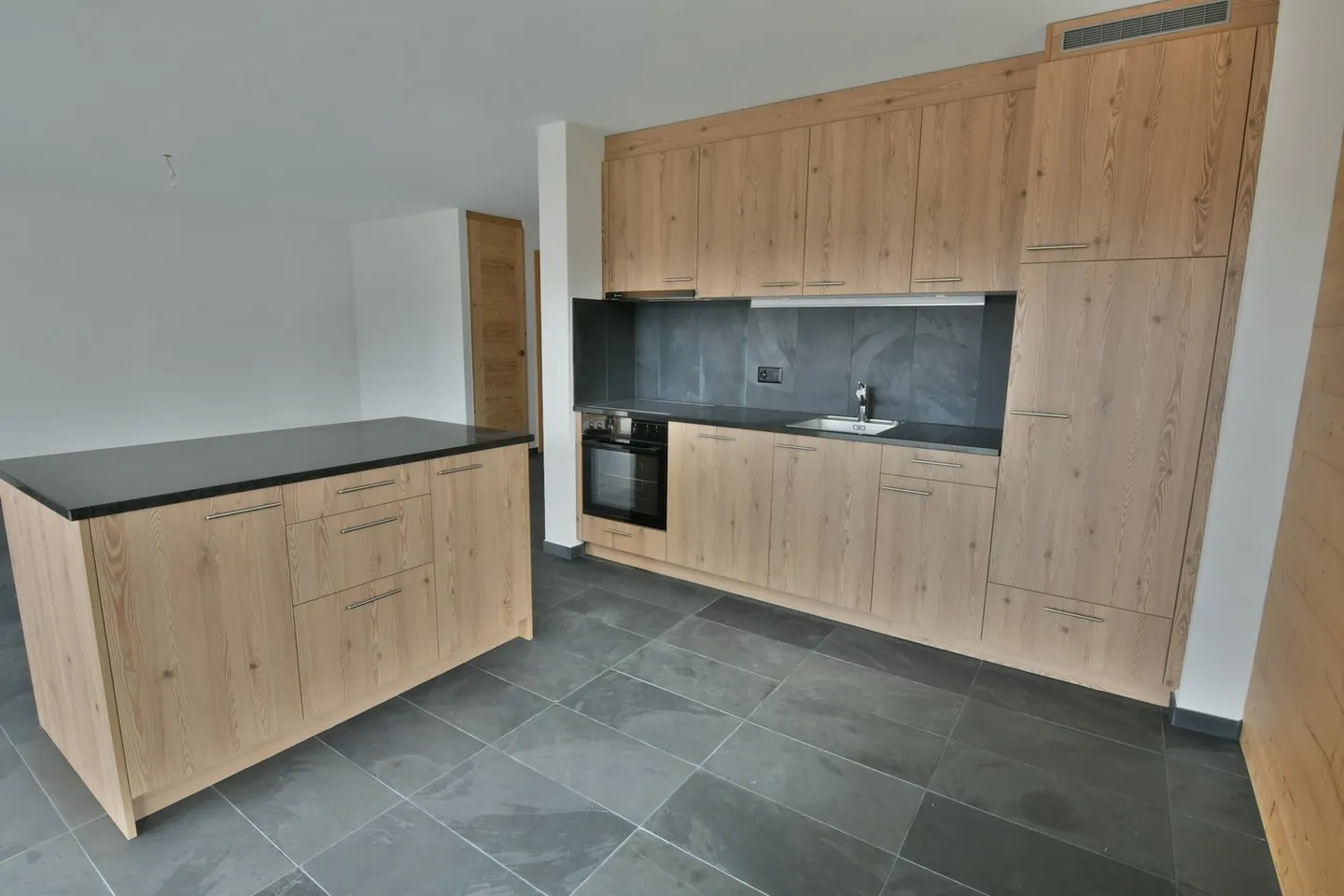 Zu ergattern: Prächtige 3.5-Zimmer-Wohnung, Süd-Terrasse & Rasen, in Ovronnaz/VS - Foto 4 di 13