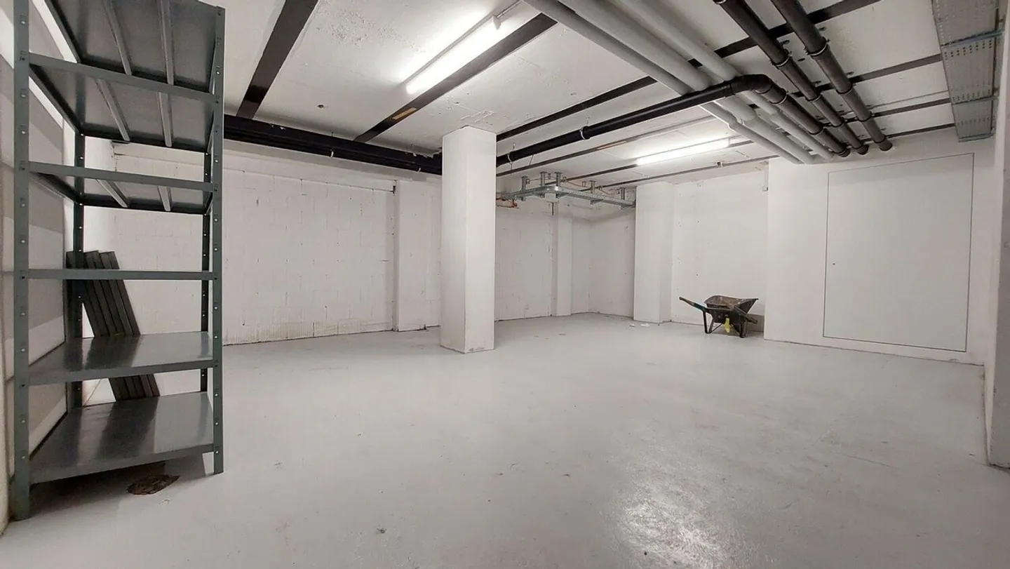 Locali di stoccaggio tra 11-111 m² nel 3° sotterraneo - Foto 3 di 7