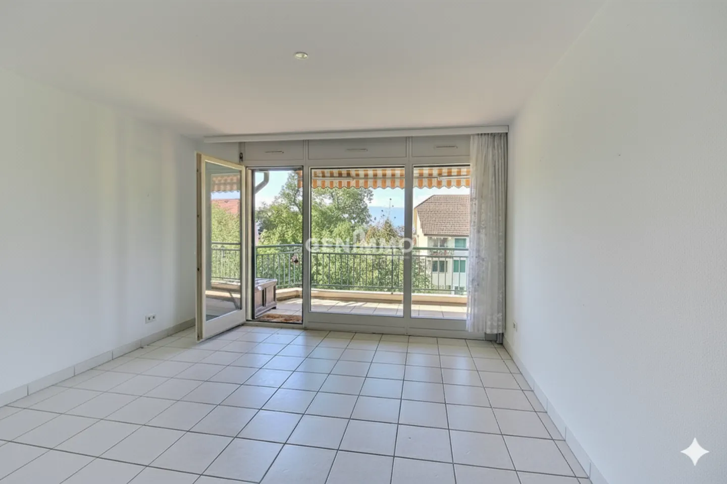 Vue sur le lac et la terre - Photo 3 sur 7