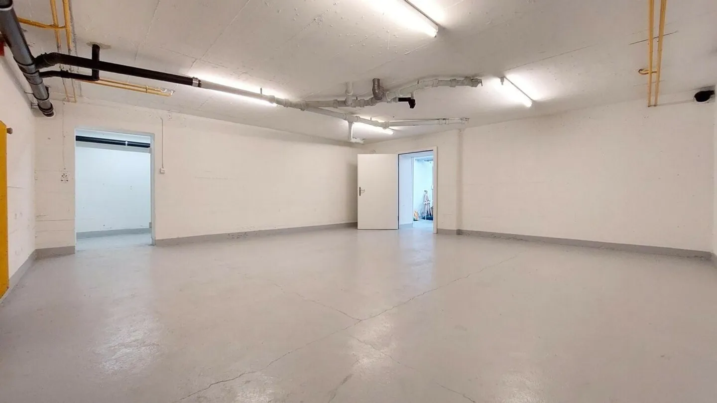 Locali di stoccaggio tra 11-111 m² nel 3° sotterraneo - Foto 1 di 7