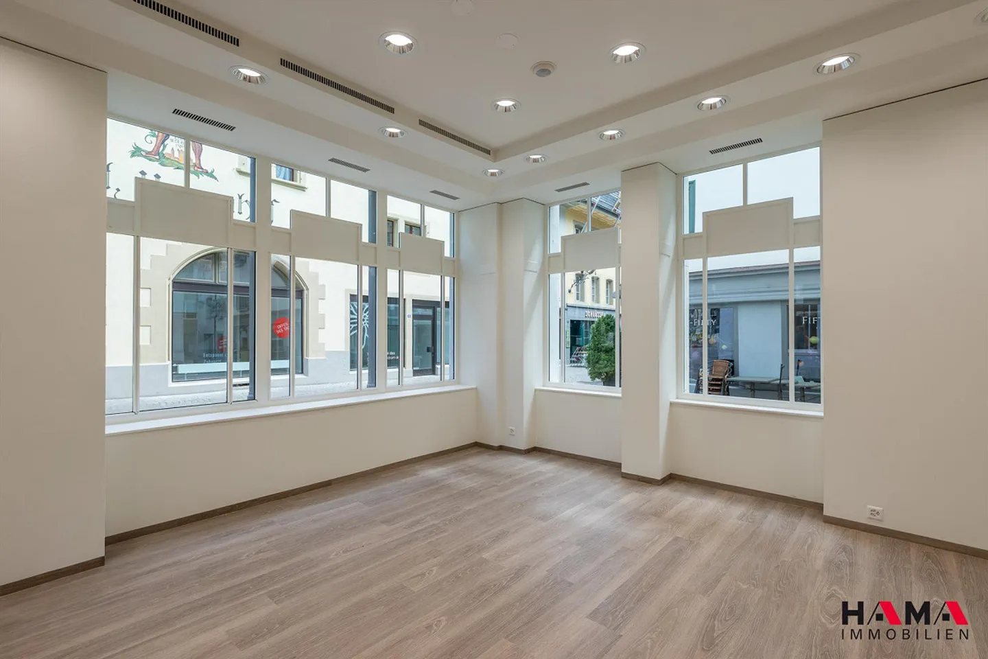Exclusive office/practice/sales/showrooms in the old town of Zofingen - Photo 1 of 8