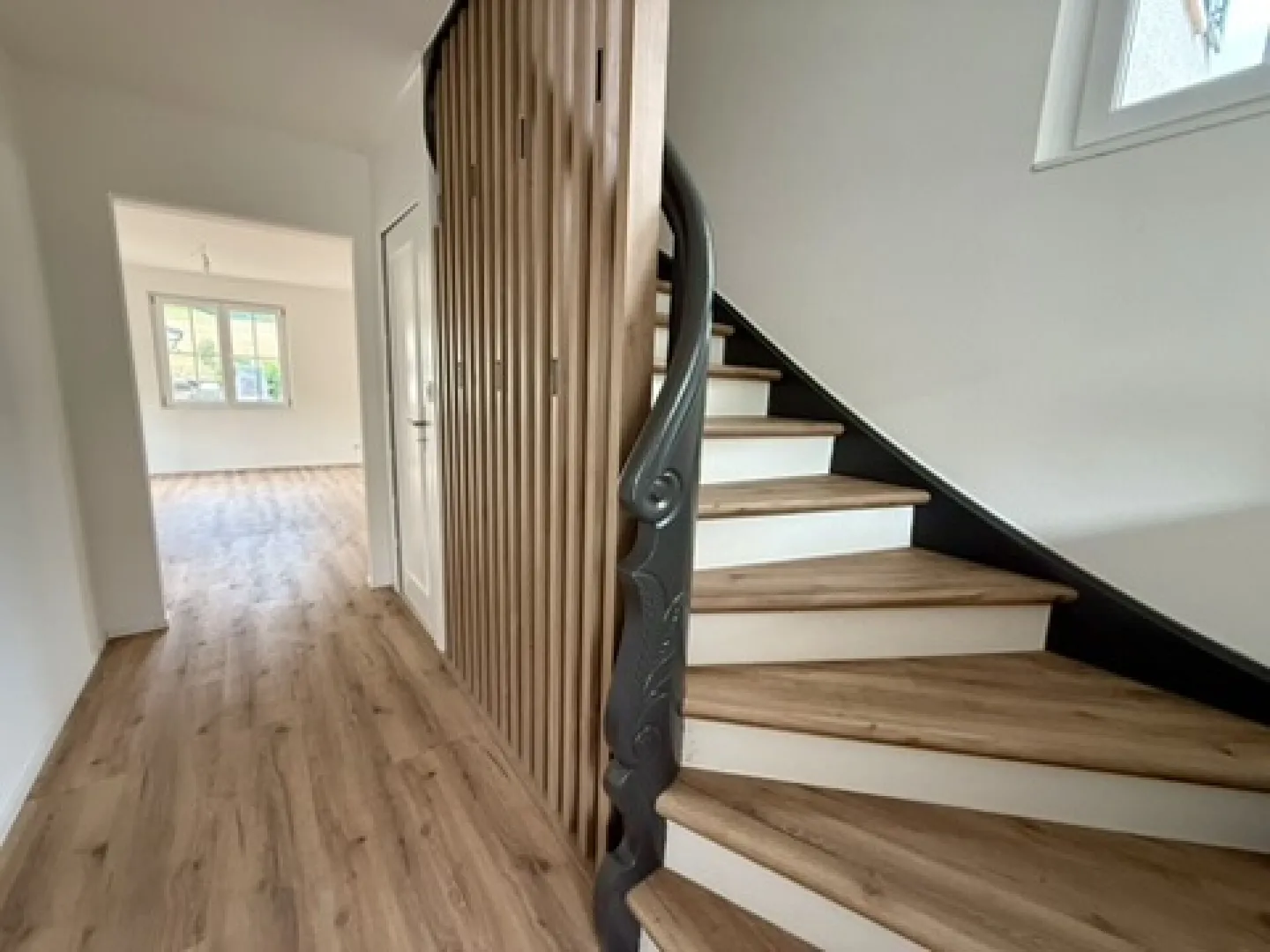 Move in instead of renovating - completely renovated single-family house in Mümliswil - Photo 11 of 25