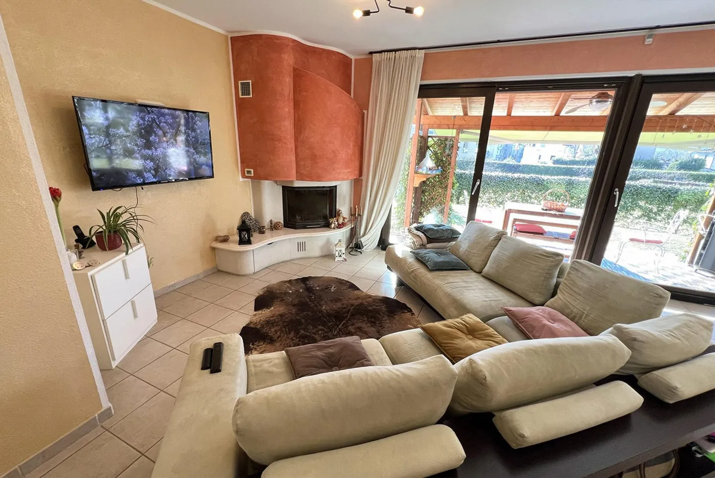 Belle maison 5.5 pièces avec grand jardin à Melano - Photo 3 sur 11