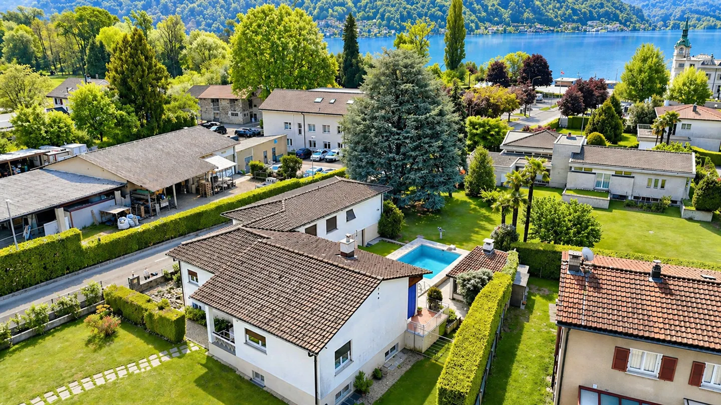 Terrain à bâtir à Caslano, à quelques pas du lac de Lugano - Photo 2 sur 6