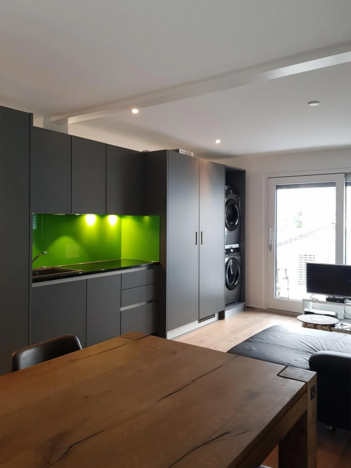 Teilmöblierte moderne Loftwohnung - Photo 1 sur 14