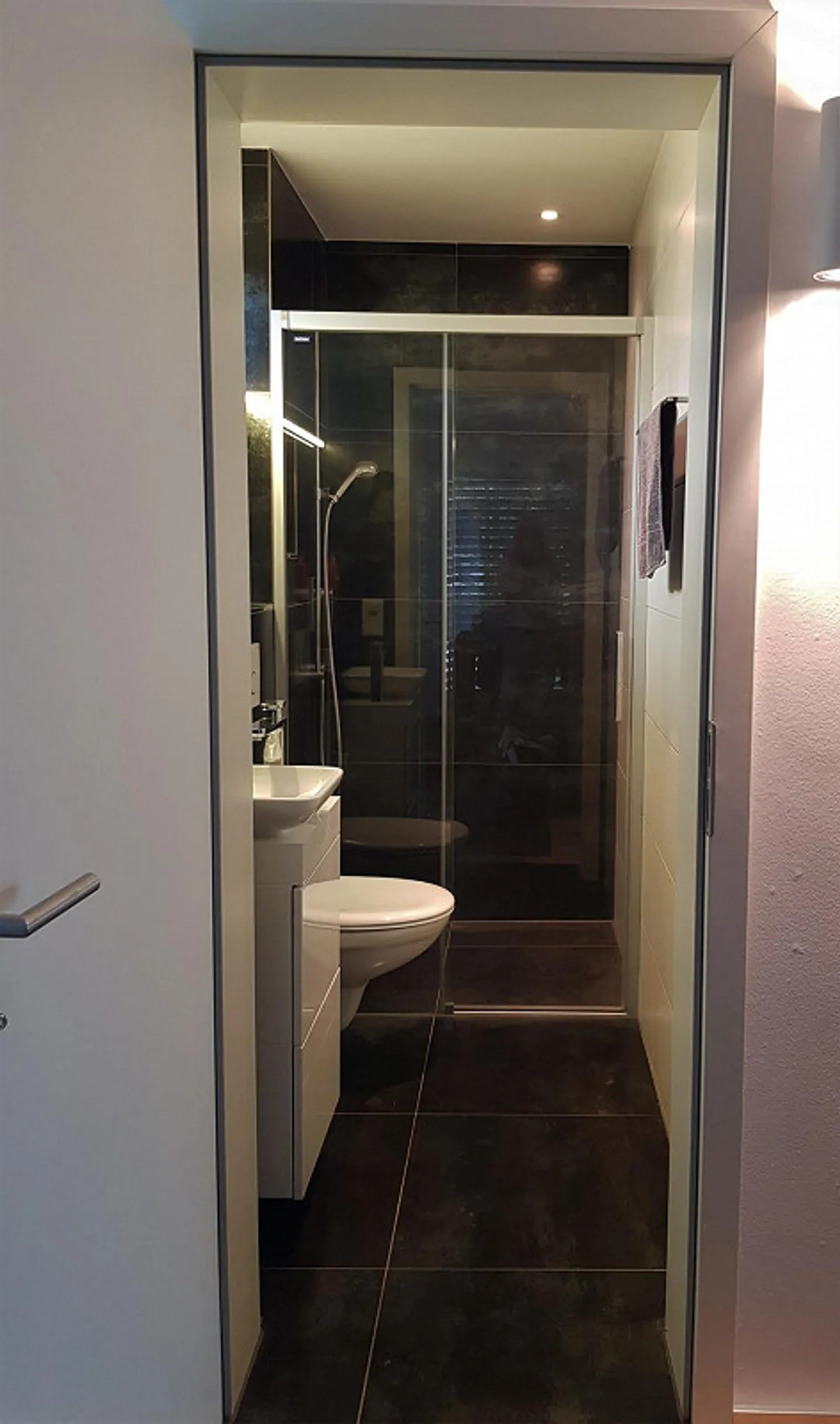 Teilmöblierte moderne Loftwohnung - Photo 13 sur 14