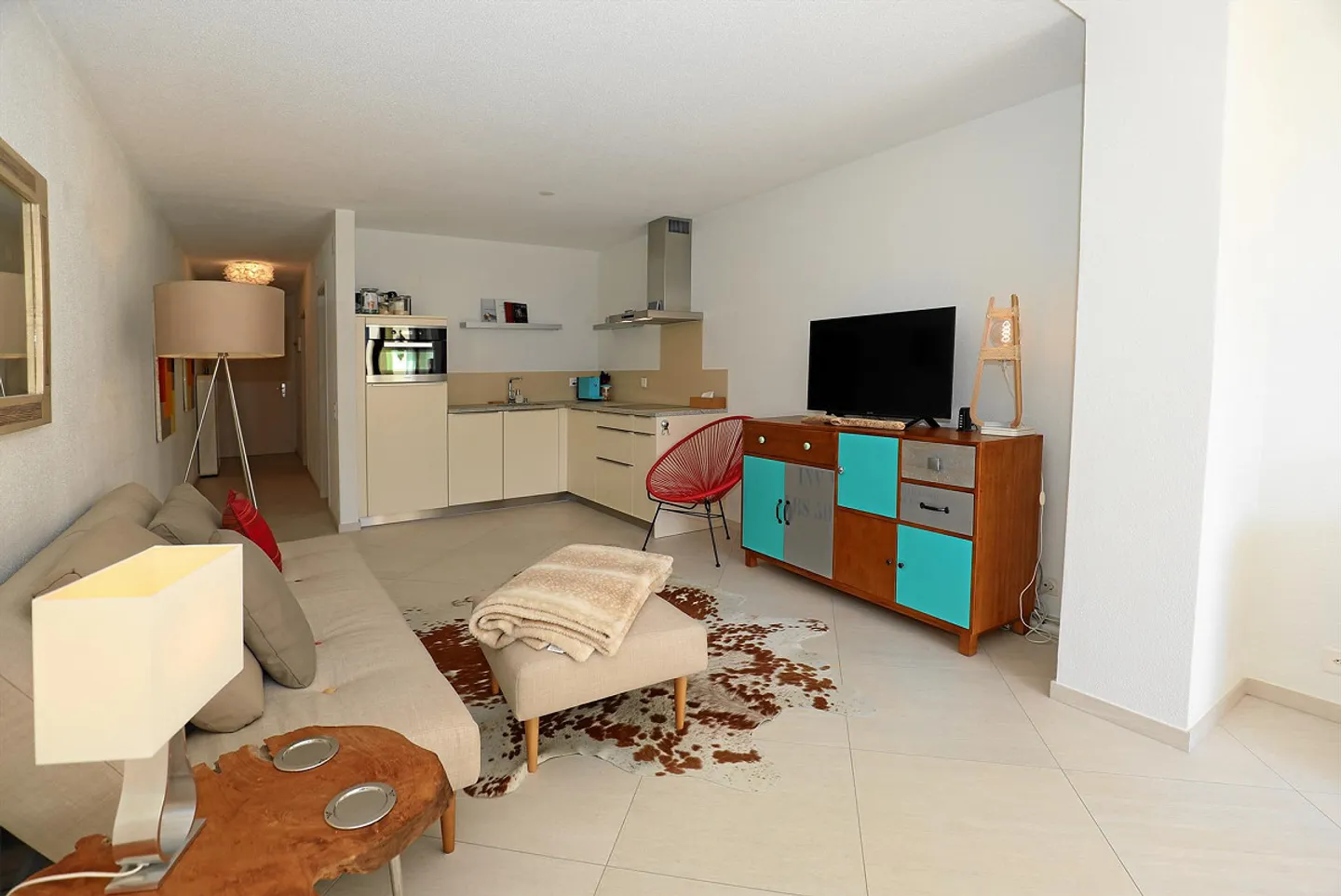 Appartement moderne 2 pièces, ensoleillé avec belle vue - Photo 8 sur 17