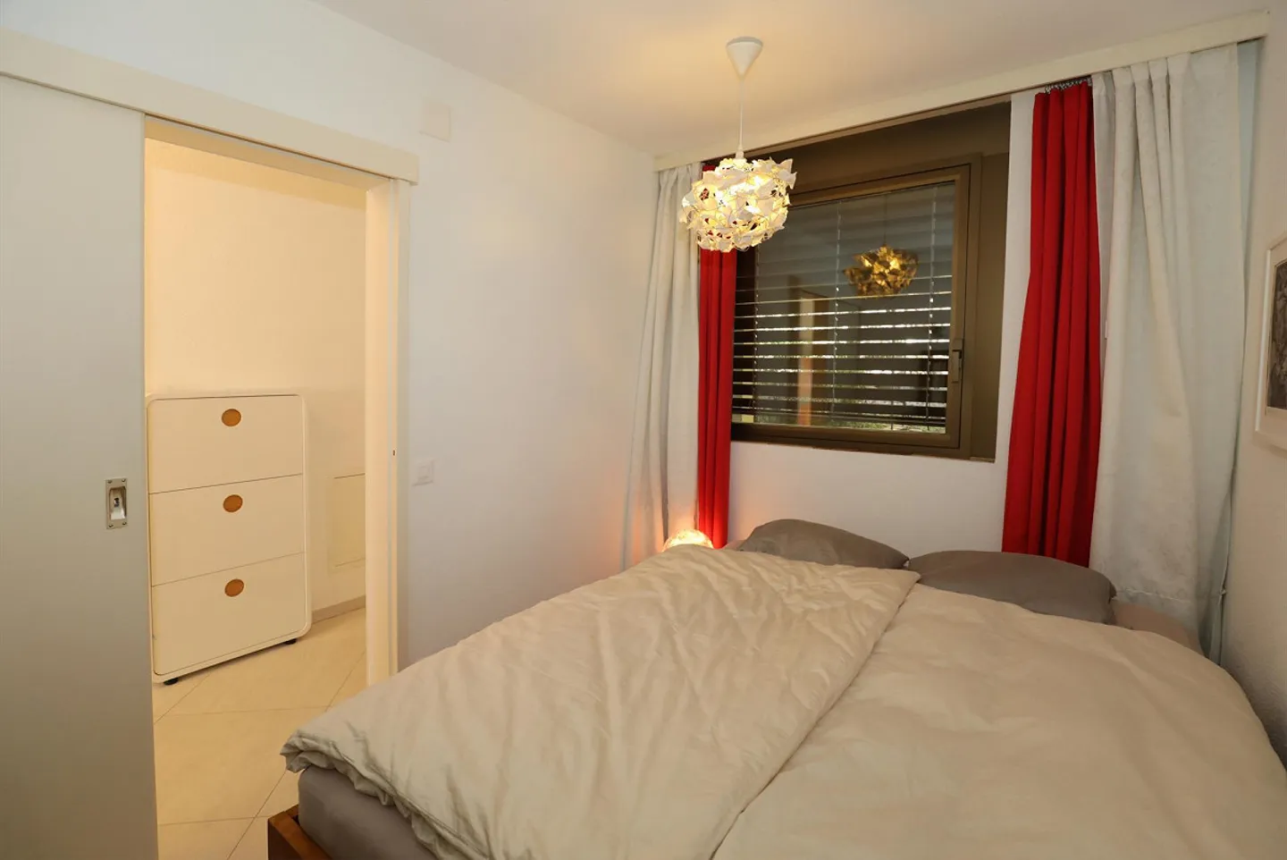 Appartement moderne 2 pièces, ensoleillé avec belle vue - Photo 11 sur 17