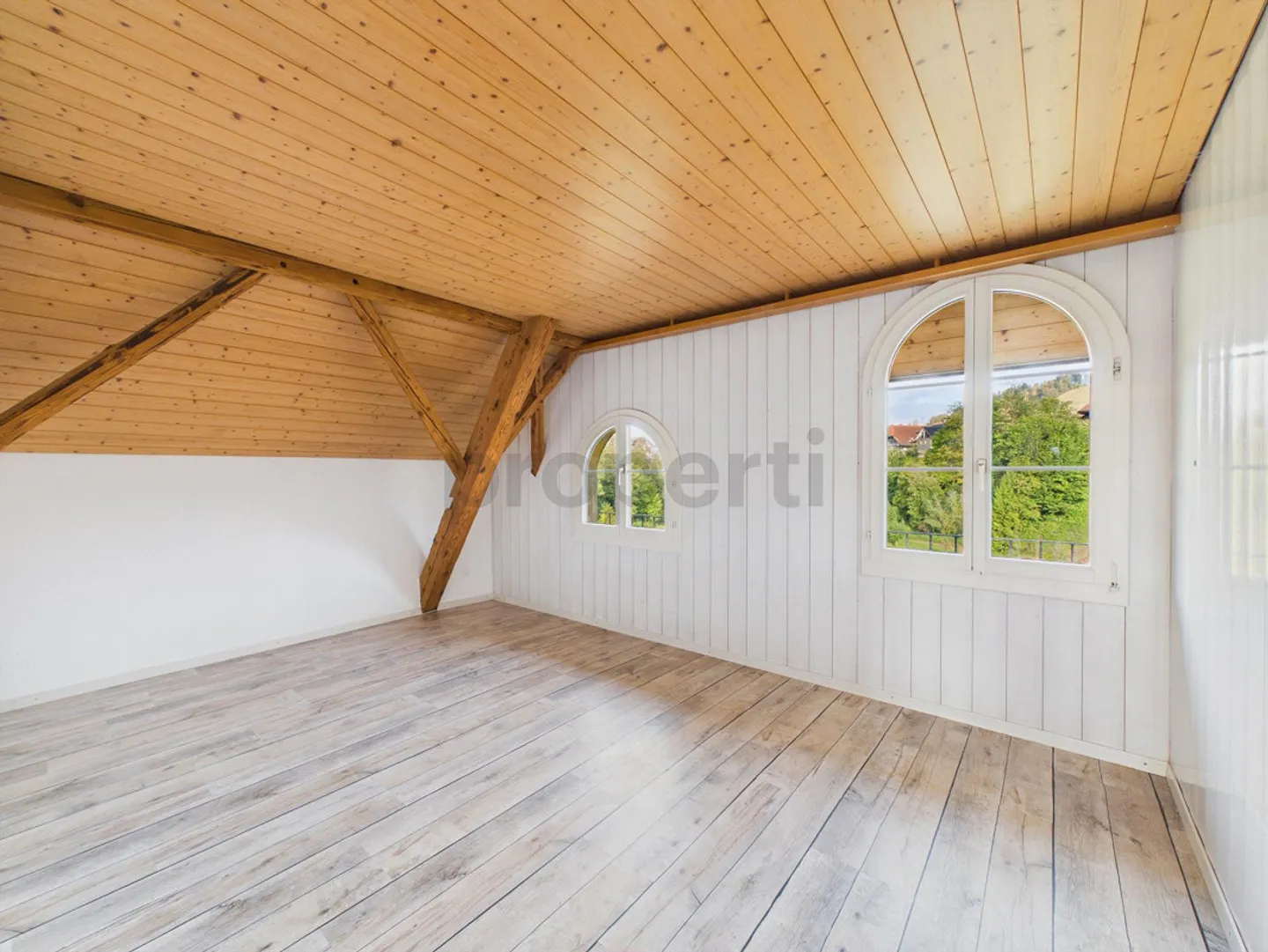 Luminoso appartamento mansardato di 3,5 stanze con balcone, Lützelflüh - Foto 6 di 12