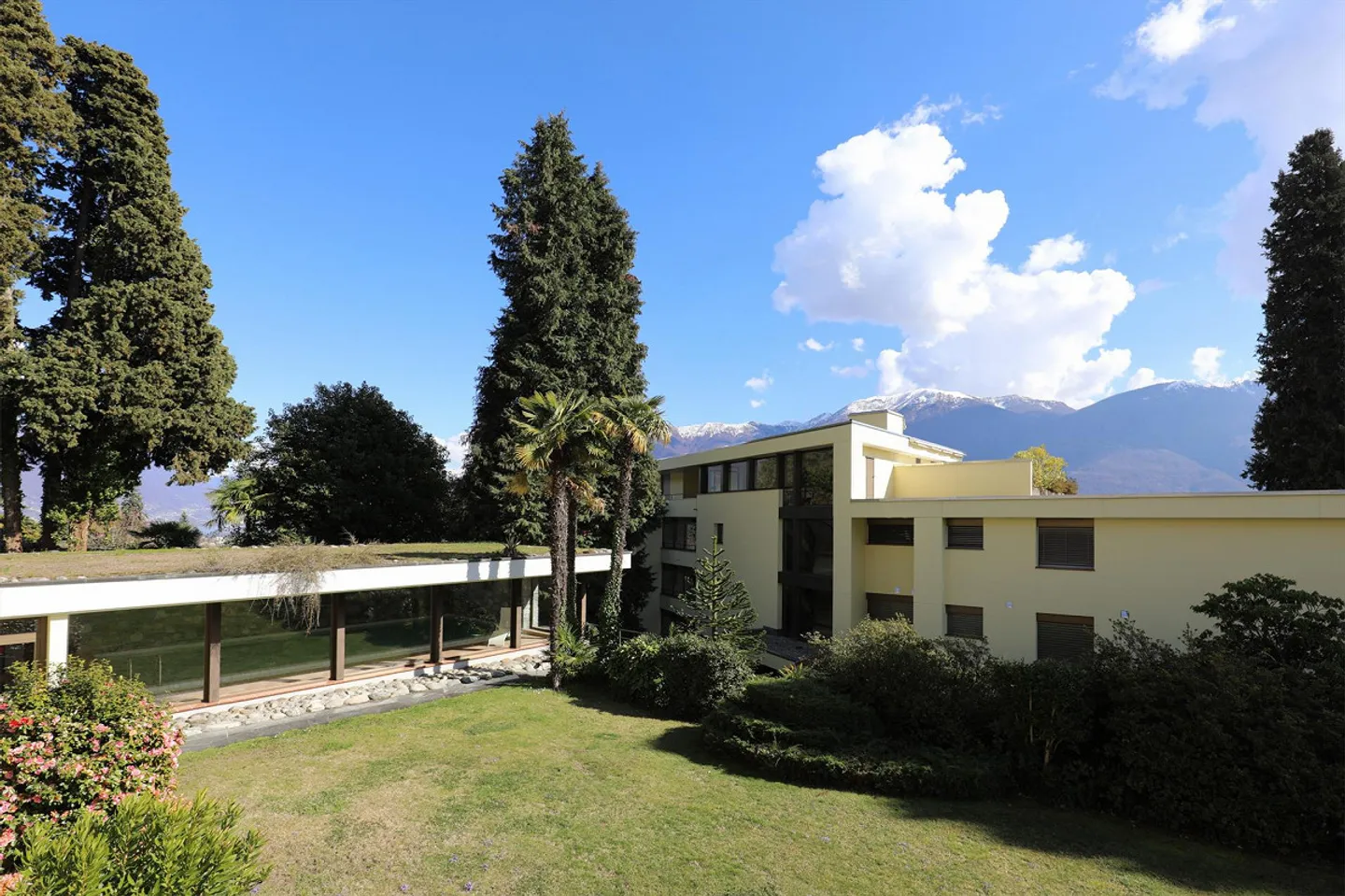 Appartement moderne 2 pièces, ensoleillé avec belle vue - Photo 15 sur 17