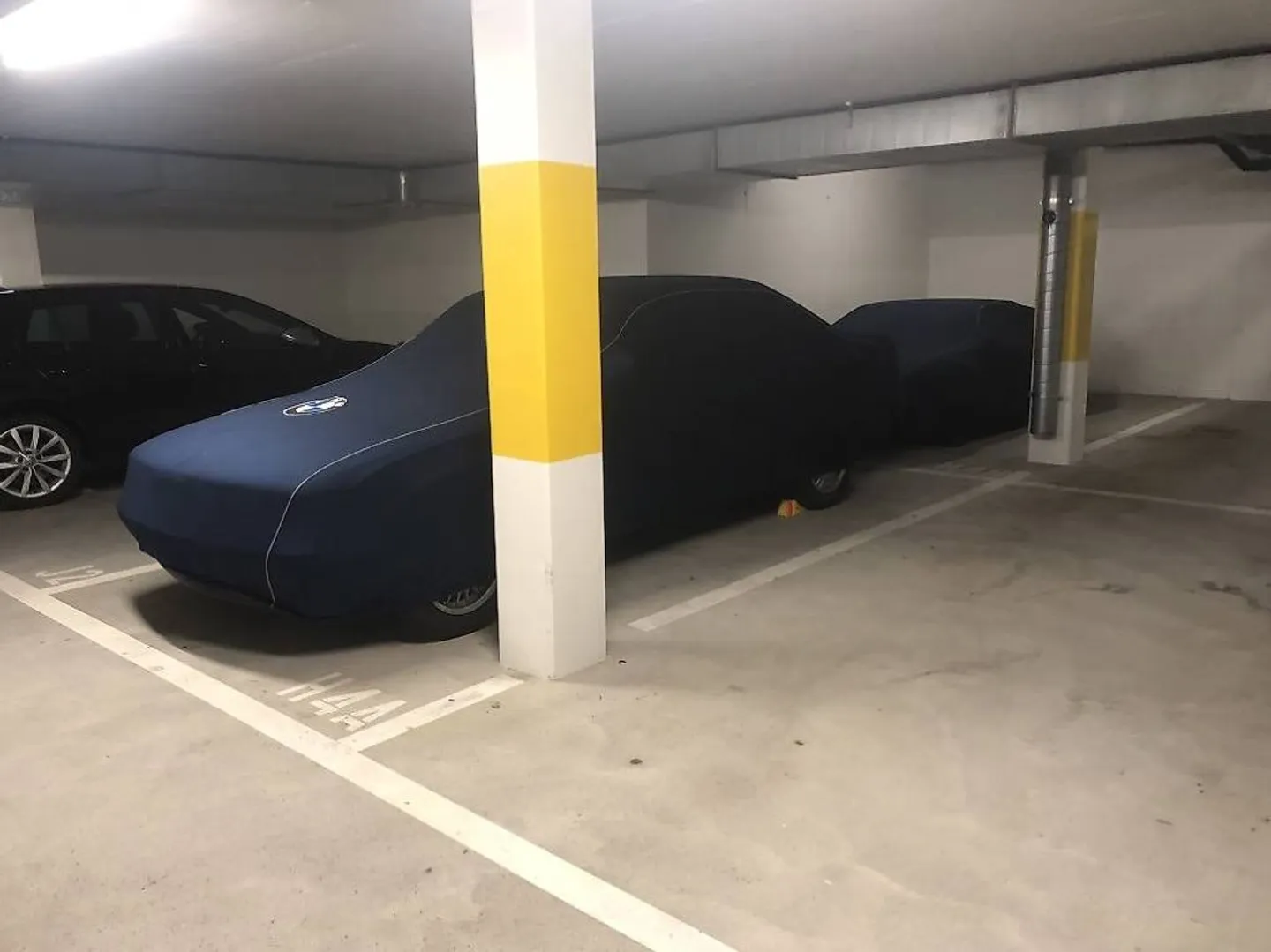 Exclusive underground parking spaces in Glattpark - single and double parking spaces - Photo 1 of 3