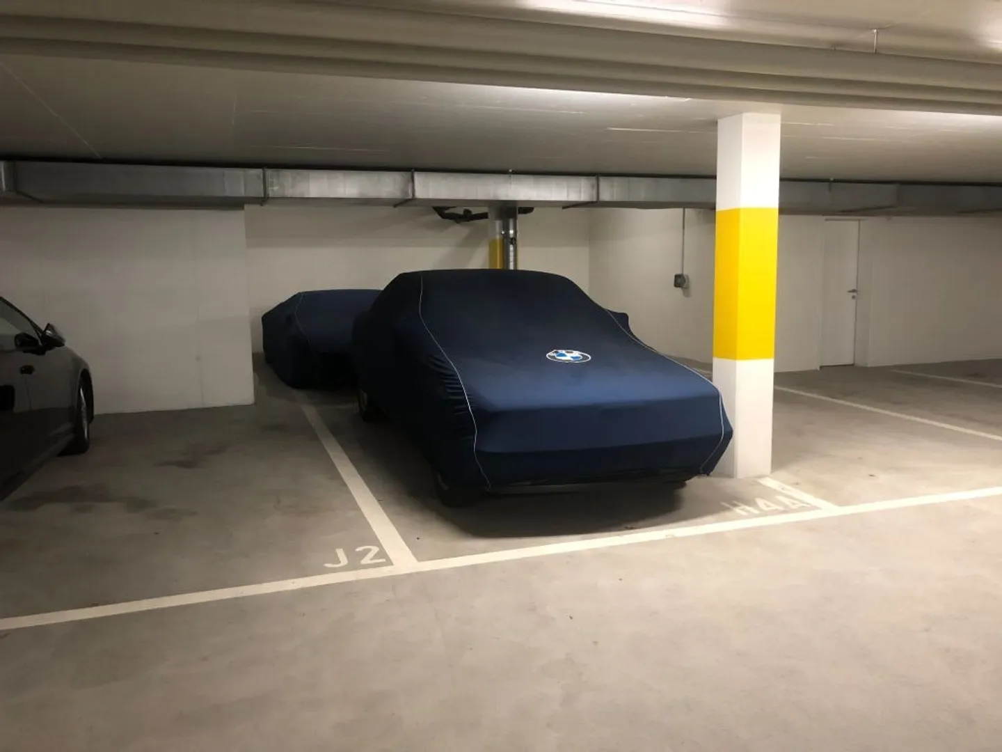 Exclusive underground parking spaces in Glattpark - single and double parking spaces - Photo 2 of 3