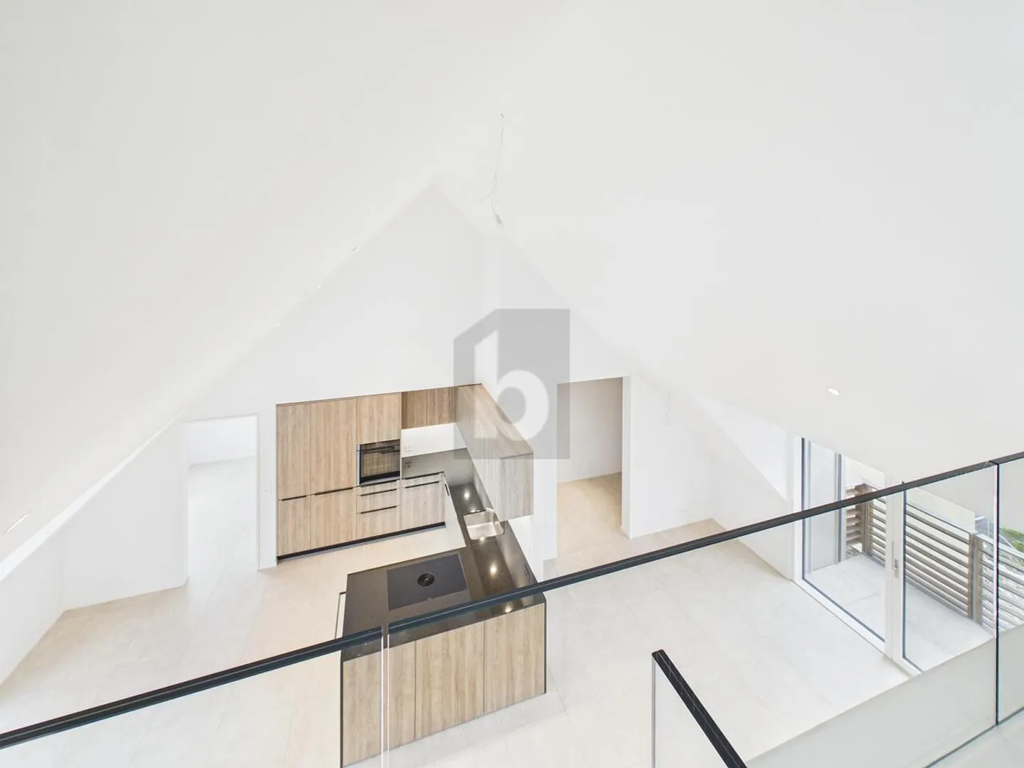 ERSTBEZUG - MIT GALERIE, 3 BALKONEN &amp; JURABLICK - Foto 4 von 6