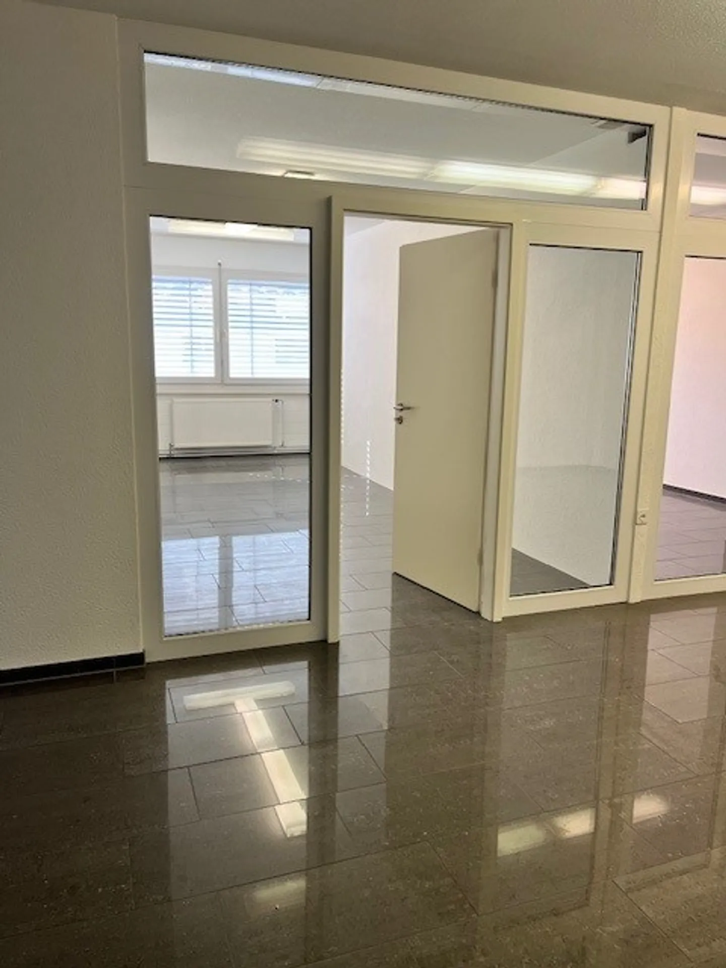 Wheelchair Accessible Commercial Space in the Center of Frutigen - Photo 2 of 8