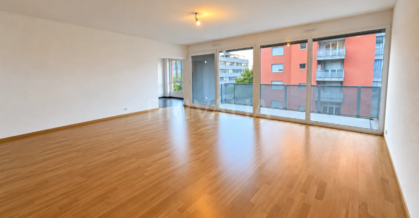 Appartement rénové de 4 pièces à Onex - Photo 1 sur 5