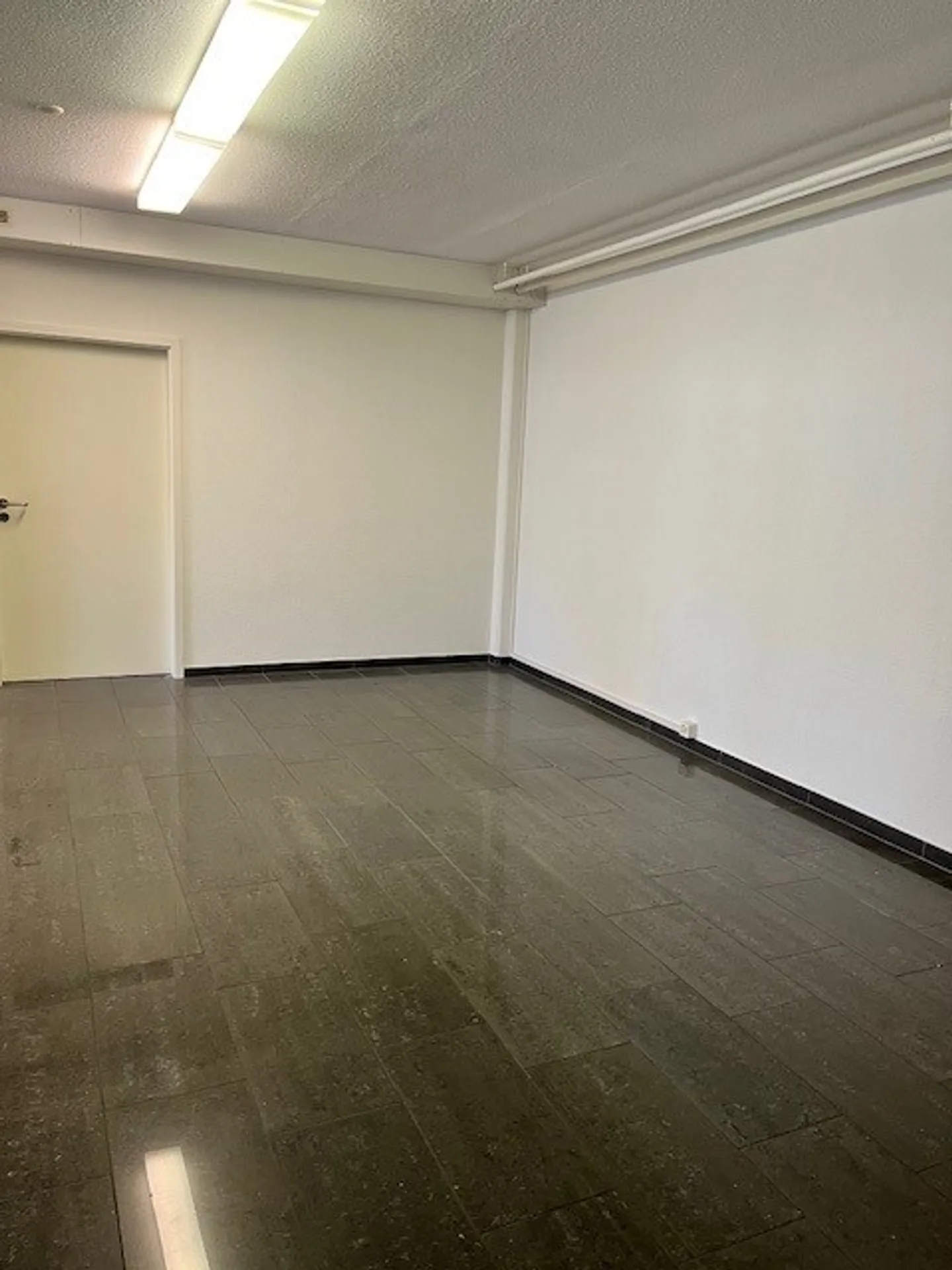 Wheelchair Accessible Commercial Space in the Center of Frutigen - Photo 6 of 8