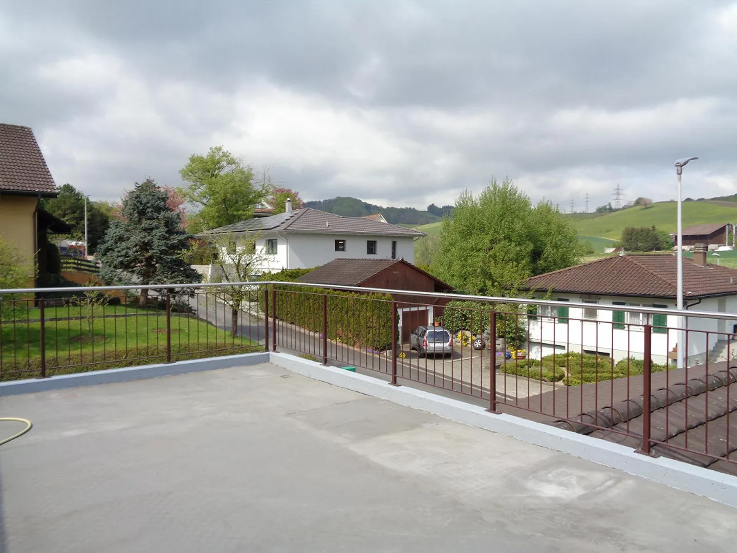 Appartement en toit-terrasse, idéalement situé - Photo 1 sur 5