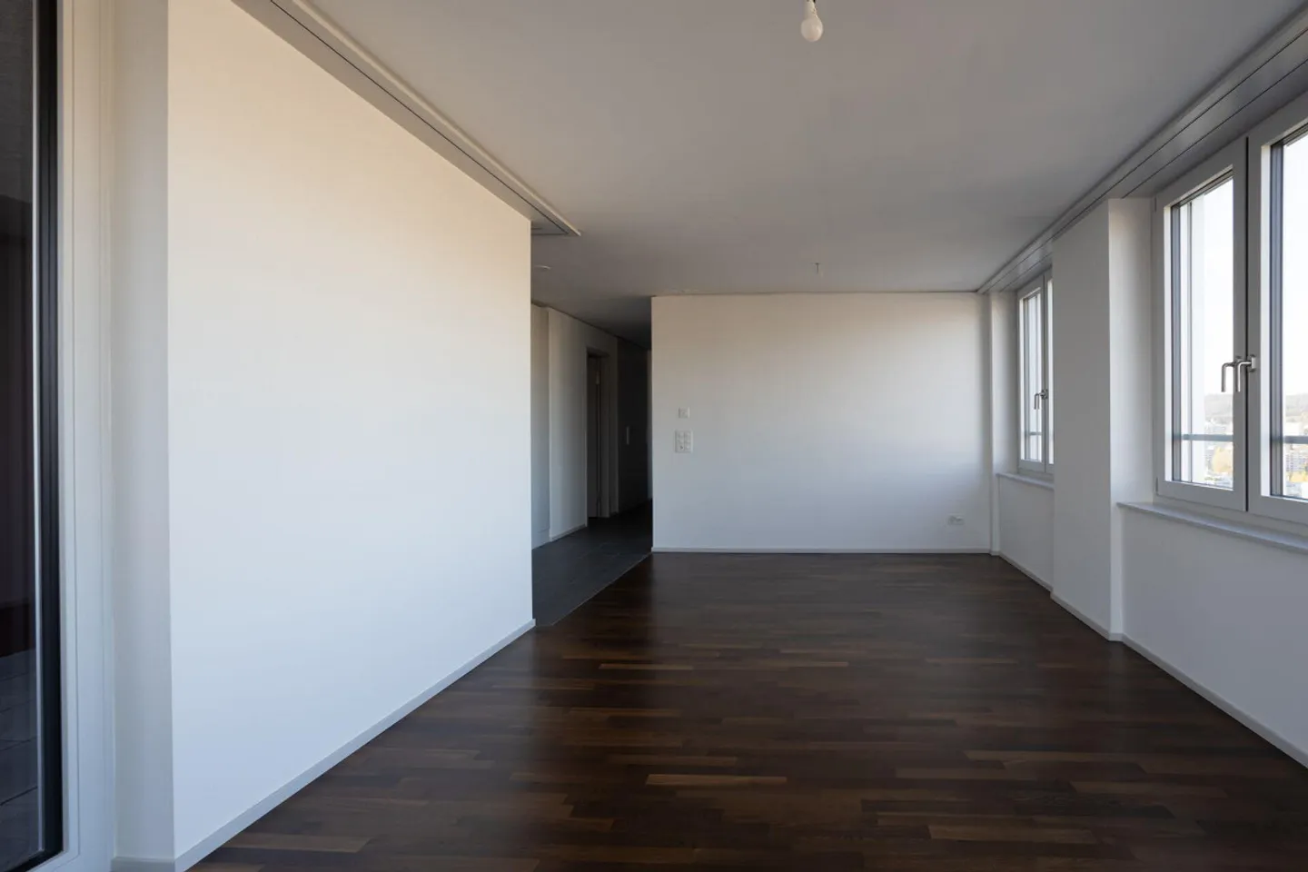 Modern 2.5 room apartment 16.23 in the center of Altstetten - Photo 7 of 9
