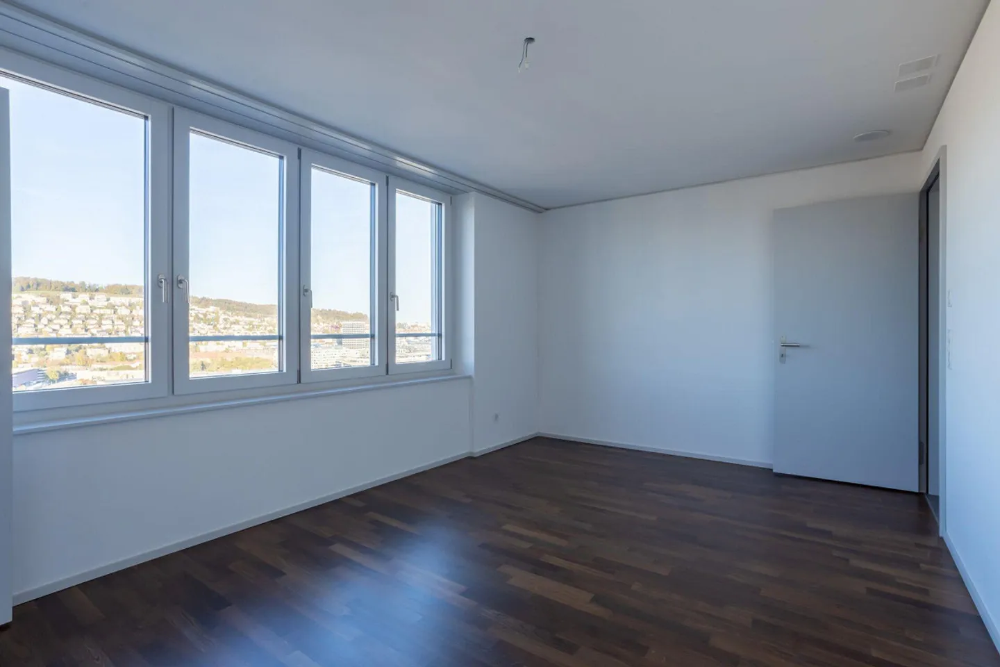Modern 2.5 room apartment 16.23 in the center of Altstetten - Photo 8 of 9