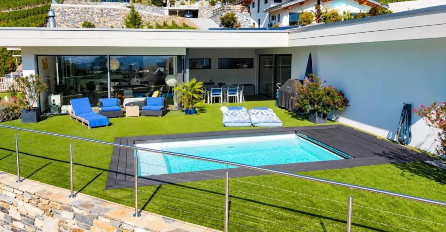 Magnificent einstöckige Villa mit Schwimmbad und Panoramablick - Foto 3 von 5