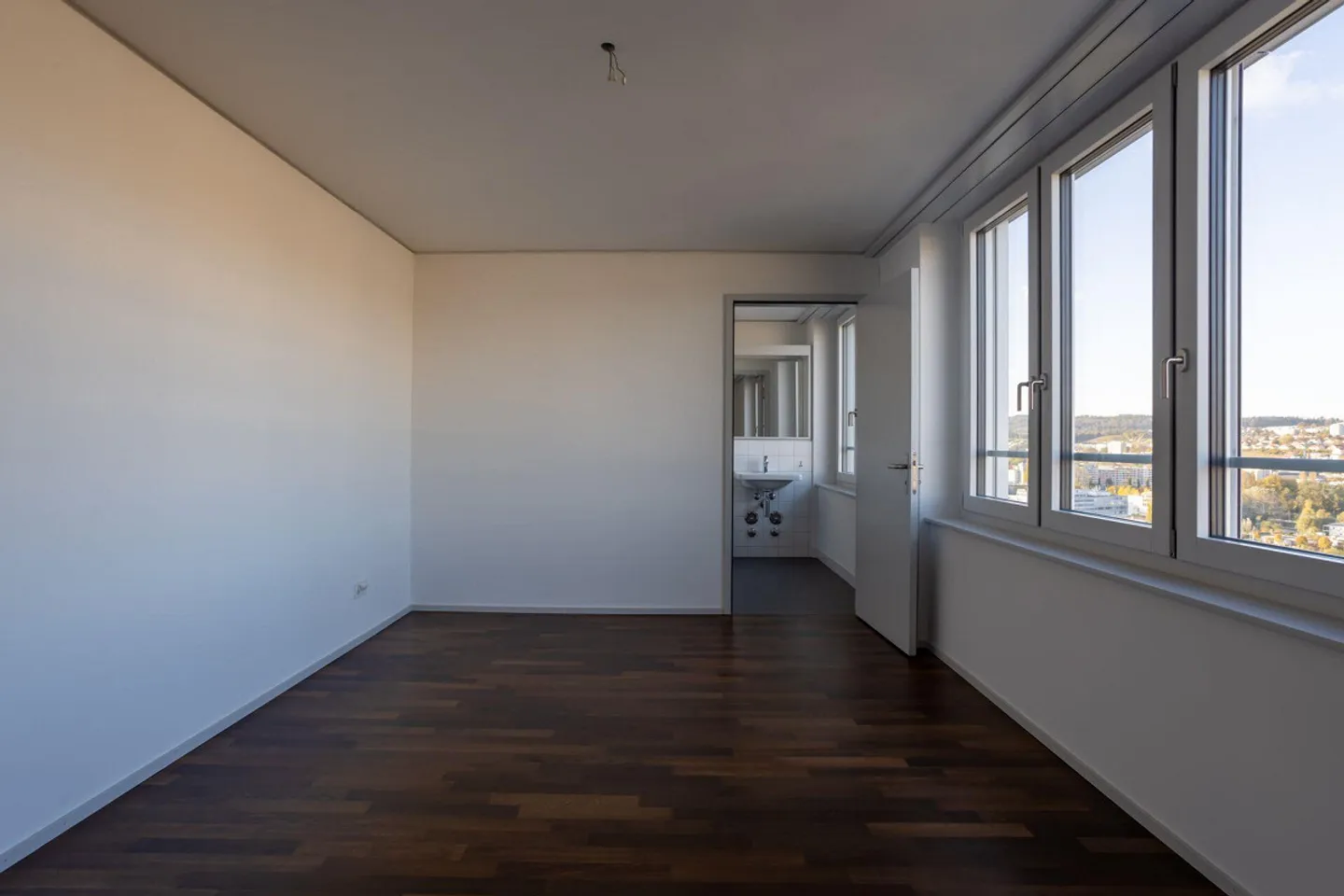 Modern 2.5 room apartment 16.23 in the center of Altstetten - Photo 9 of 9