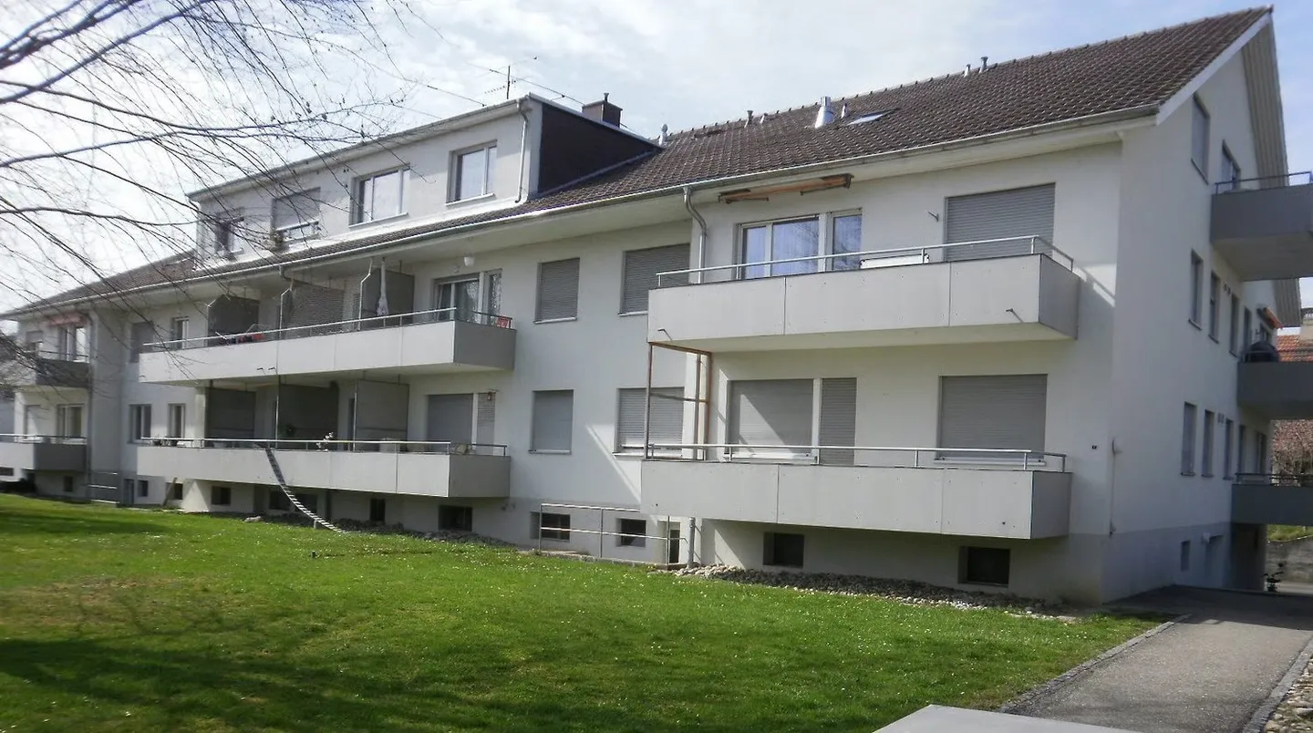 Schöne, helle 4 Zimmer Wohnung mit Balkon - Photo 1 of 14