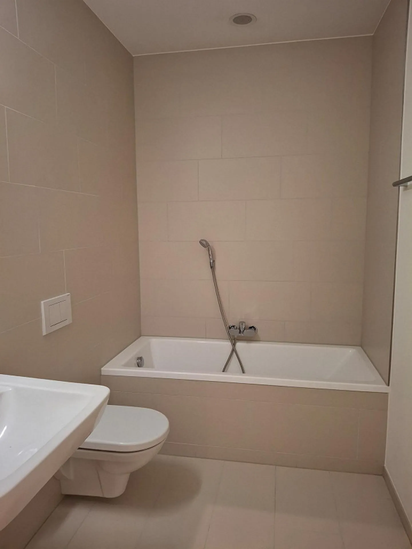 Luxurious living in a privileged, quiet location - Photo 7 of 9