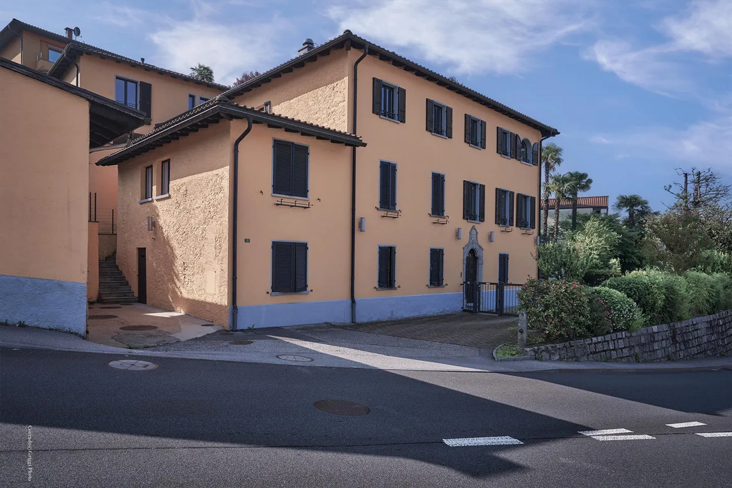 Large house with 11 rooms, nestled in nature, for rent in Origlio - Photo 4 of 7