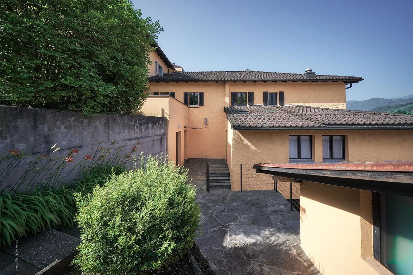 Large house with 11 rooms, nestled in nature, for rent in Origlio - Photo 5 of 7