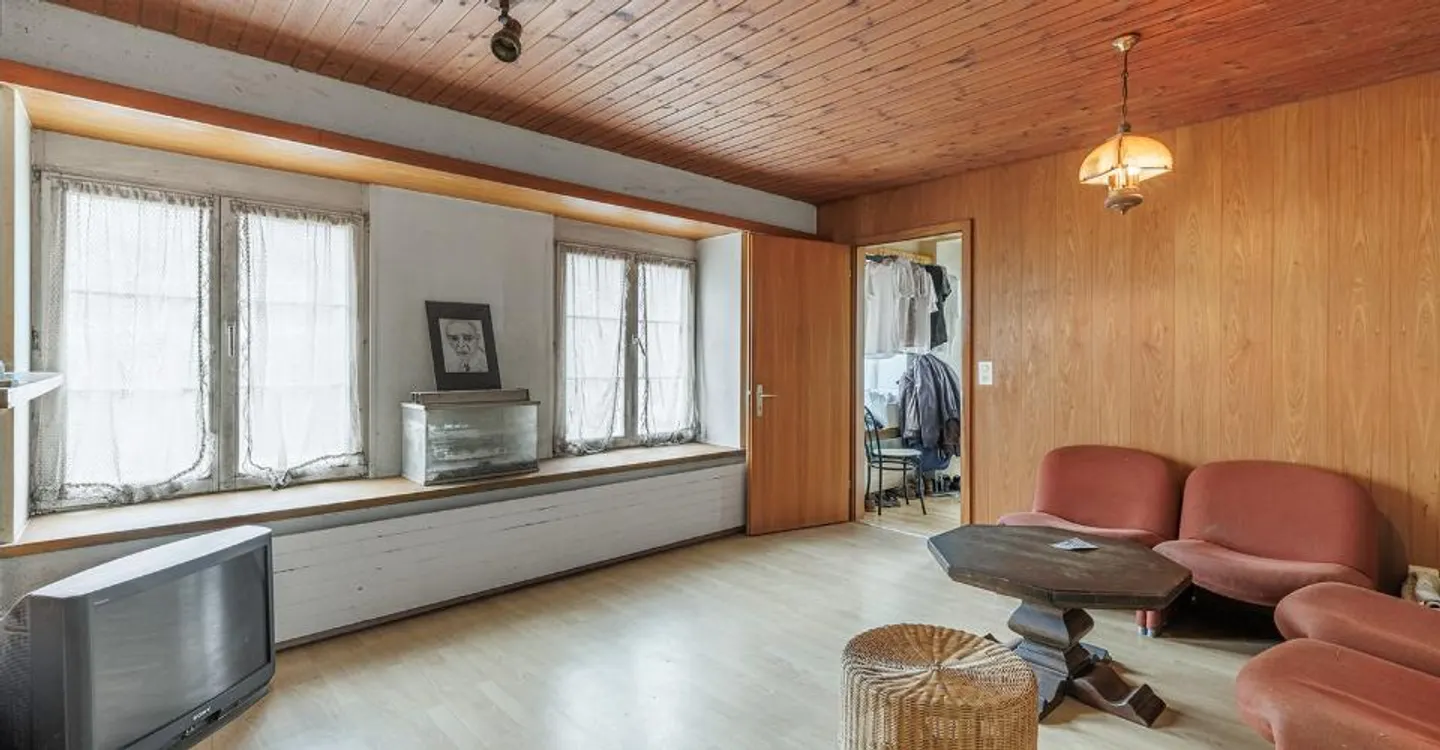 Casa multifamiliare versatile - Foto 2 di 13