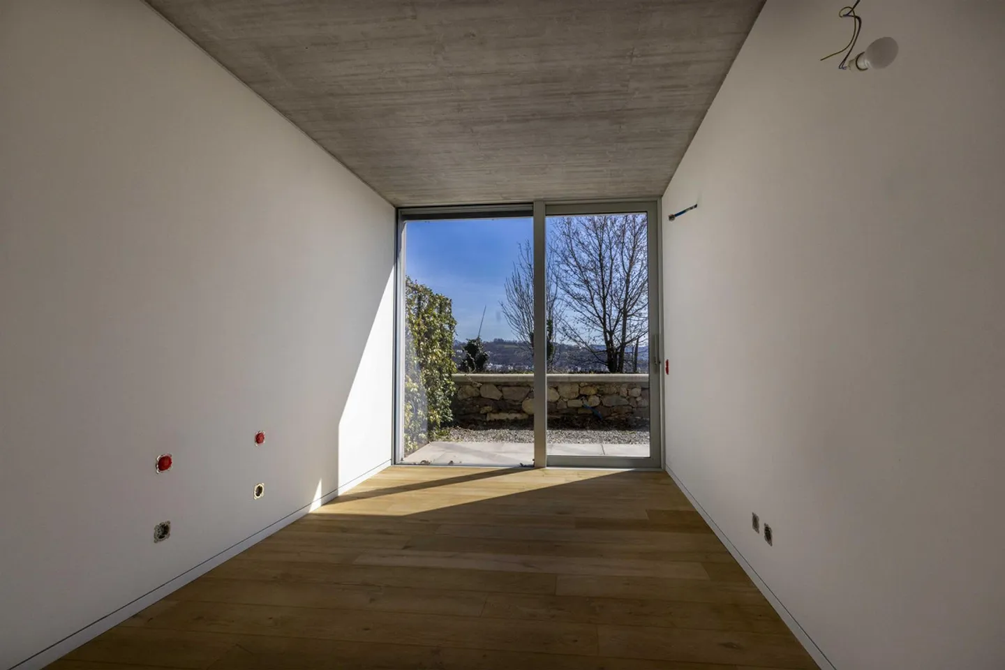 NEUES DUPLEX 4.5 MIT TERRASSEN UND PANORAMABLICK IN MENDRISIO - Foto 5 von 11