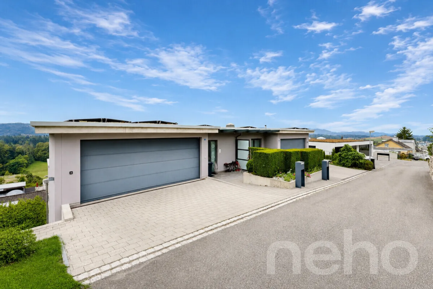Living with a View? 4.5-Room Terrace Apartment with Double Garage - Photo 1 of 11