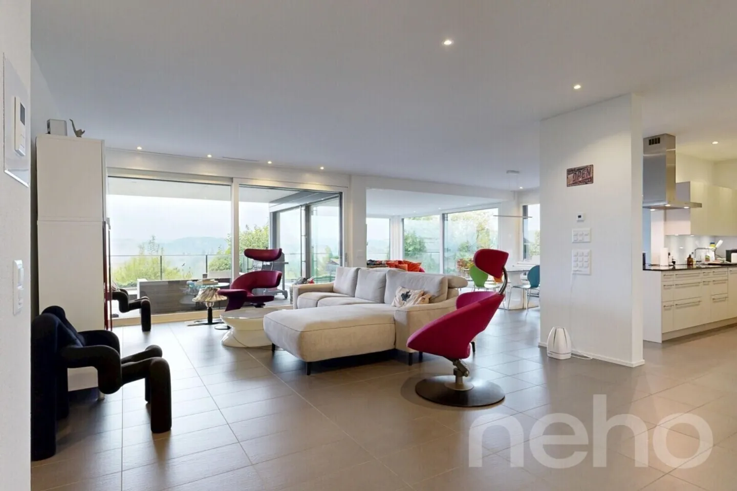 Living with a View? 4.5-Room Terrace Apartment with Double Garage - Photo 2 of 11