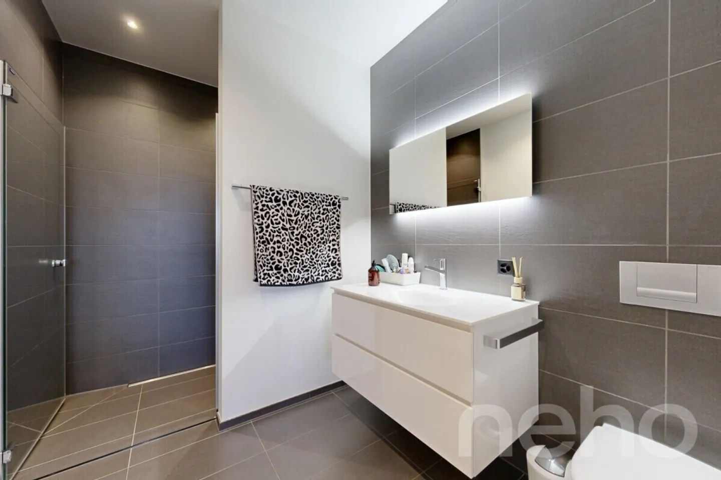 Living with a View? 4.5-Room Terrace Apartment with Double Garage - Photo 7 of 11