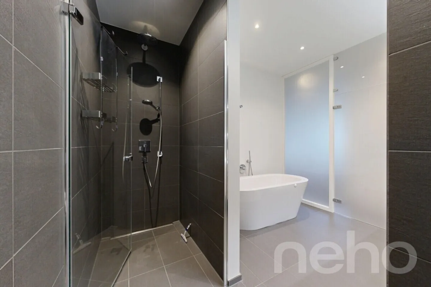 Living with a View? 4.5-Room Terrace Apartment with Double Garage - Photo 8 of 11