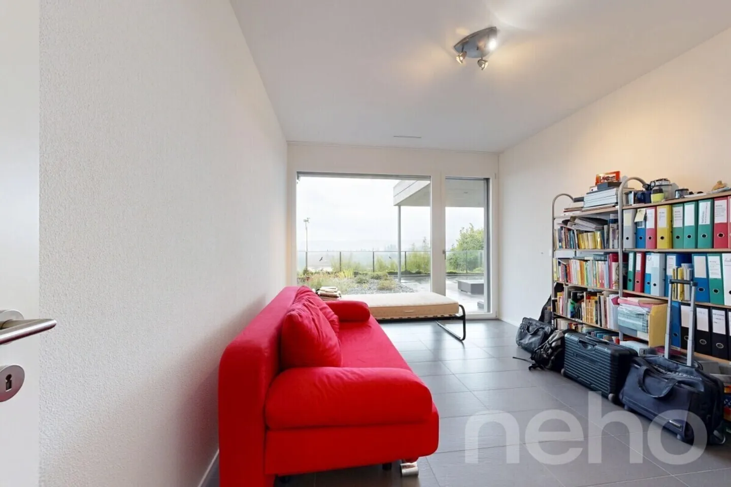 Living with a View? 4.5-Room Terrace Apartment with Double Garage - Photo 10 of 11