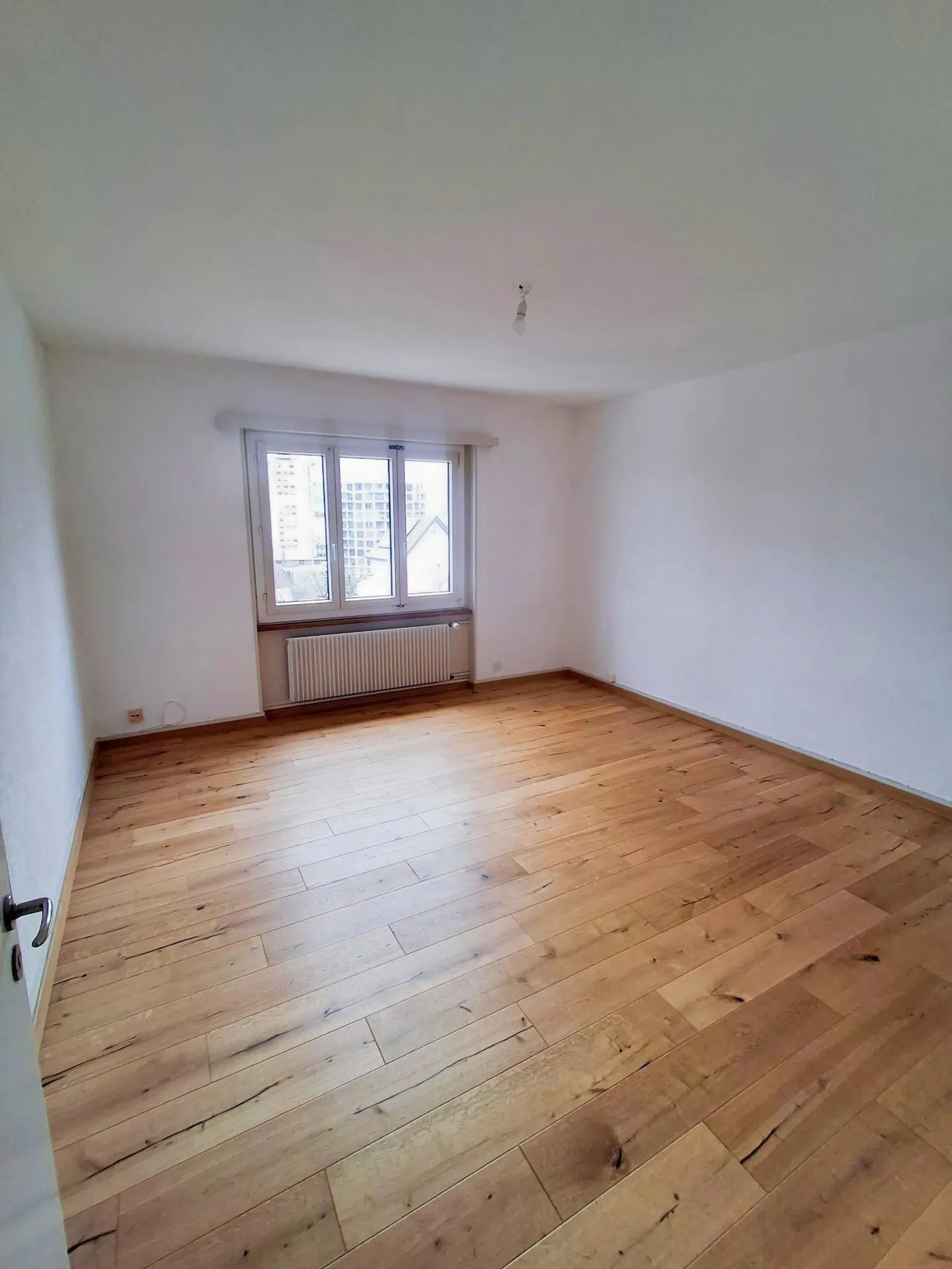 Appartamento con 4.5 stanze ristrutturato in affitto a Delémont - Foto 7 di 11