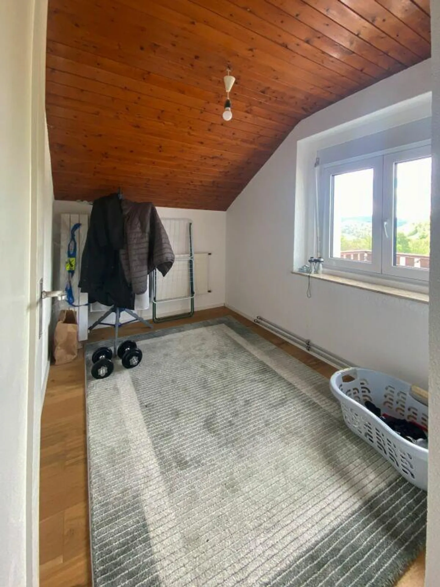 Casa plurifamiliare di 9,5 Z' con grande giardino, garage e posto auto - Foto 7 di 13