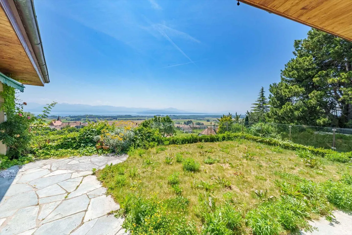 Posizione idilliaca con vista magnifica - Foto 3 di 13
