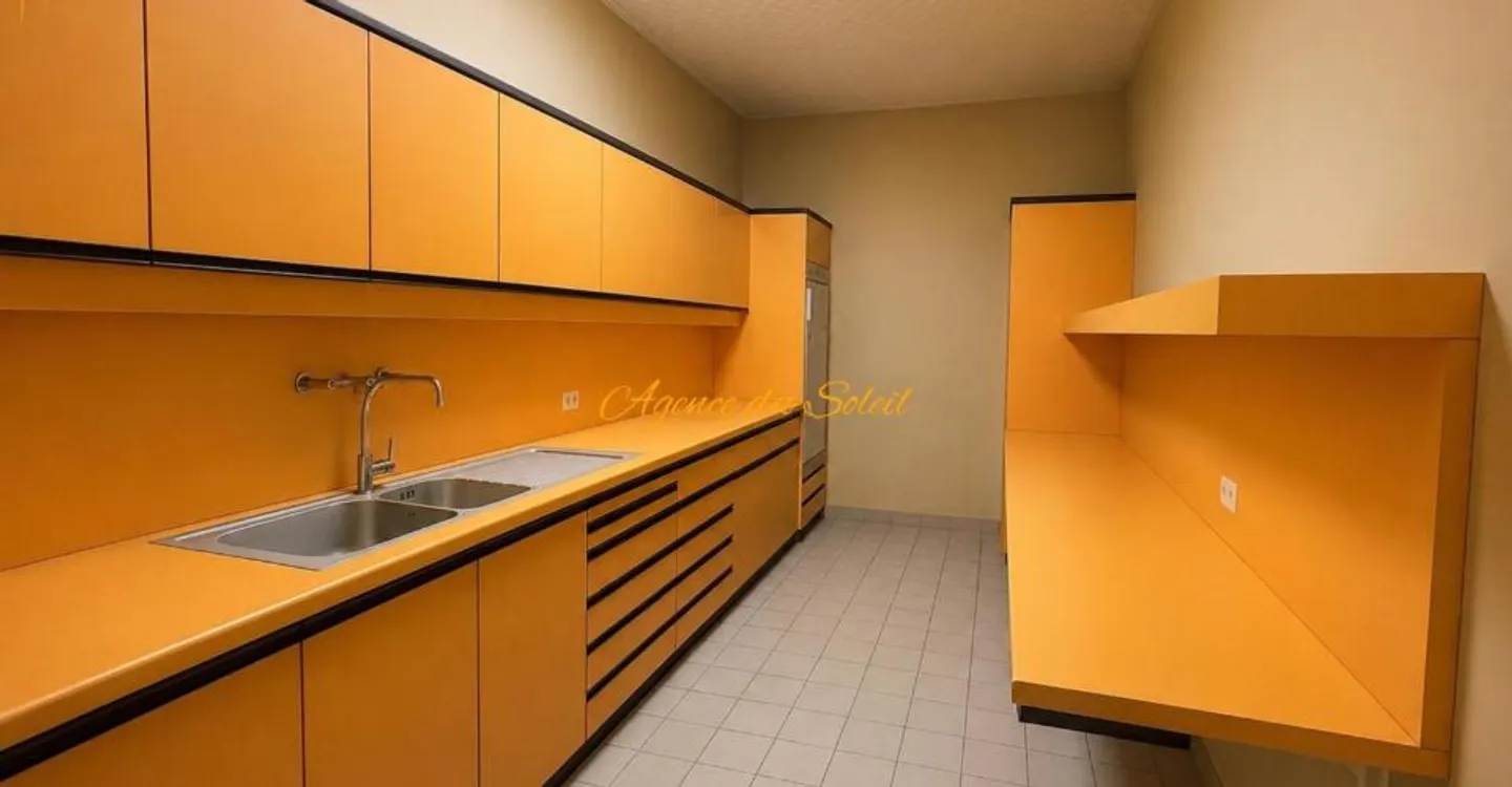 Posizione molto ricercata! Spazioso locale commerciale di 228 m² all'interno della stazione! - Foto 3 di 3