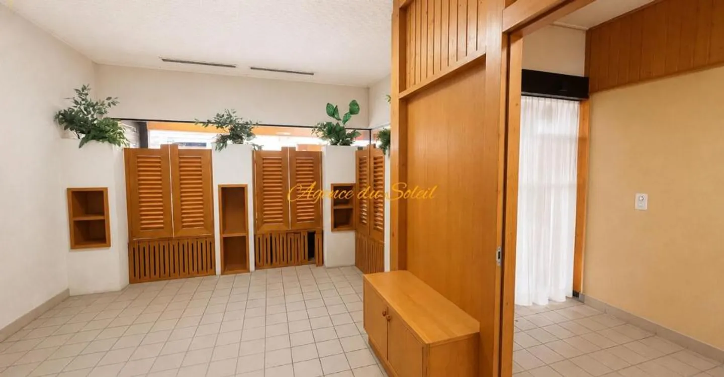 Posizione molto ricercata! Spazioso locale commerciale di 228 m² all'interno della stazione! - Foto 2 di 3