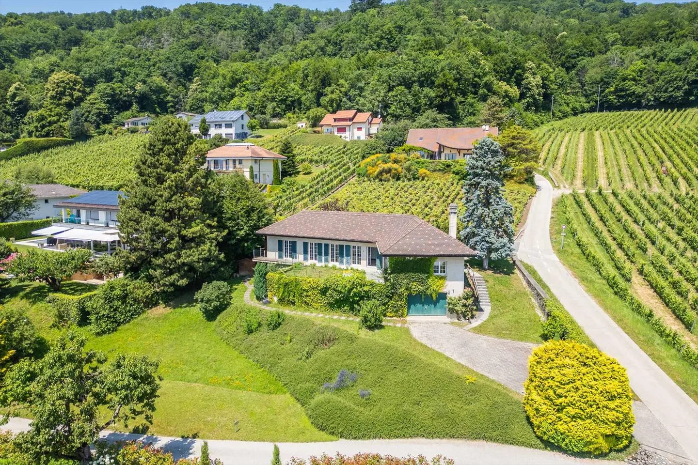 Posizione idilliaca con vista magnifica - Foto 5 di 13
