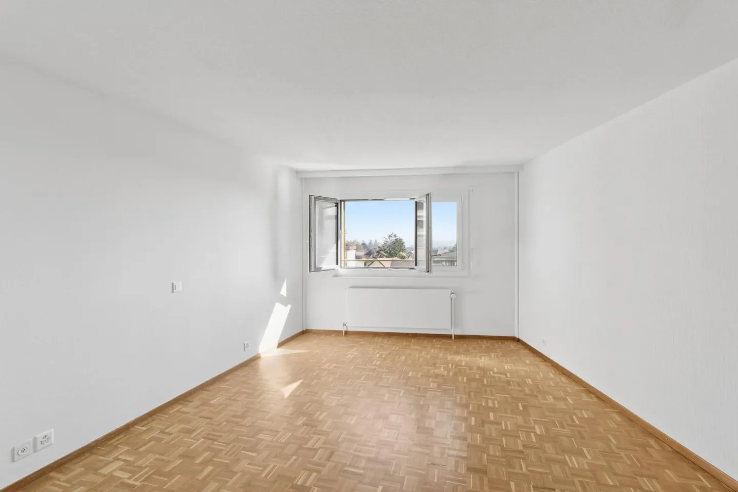 Renovated 3.5 Room Apartment - Photo 6 of 9