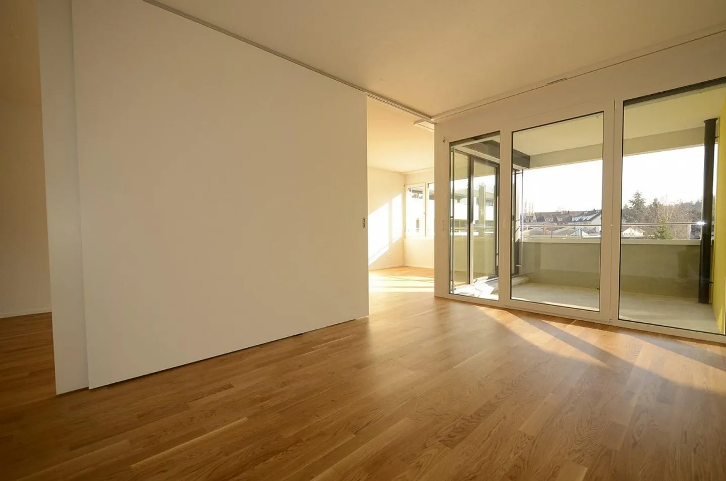 Open Living Space in Liebefeld - Photo 4 of 7