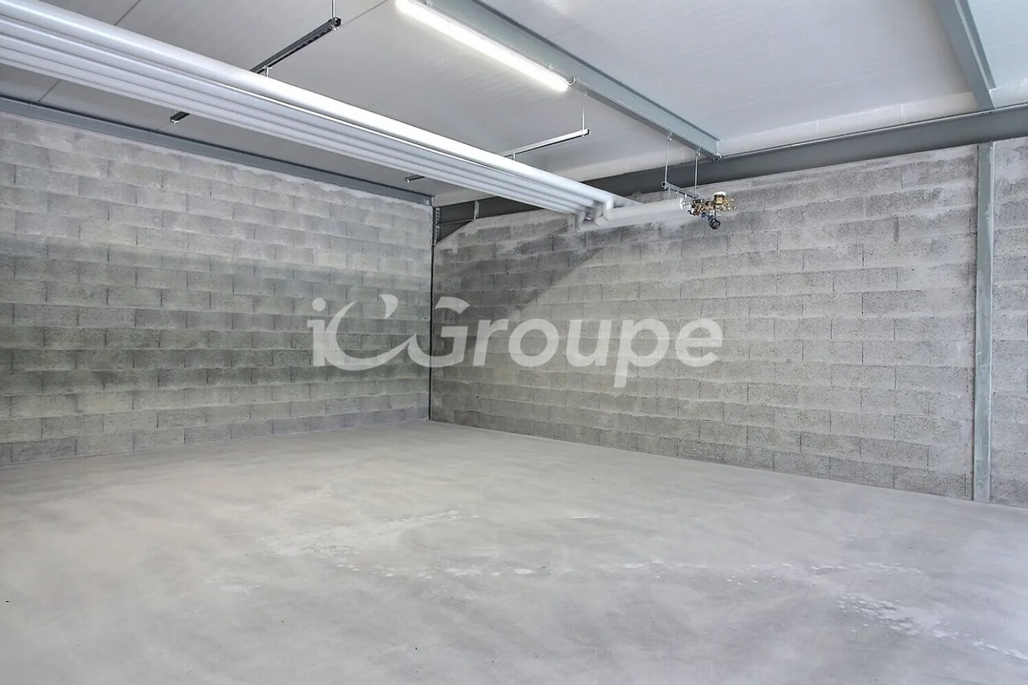Small Storage Box 143.1 m² / Workshop in Saxon | Available Immediately - Photo 5 of 10