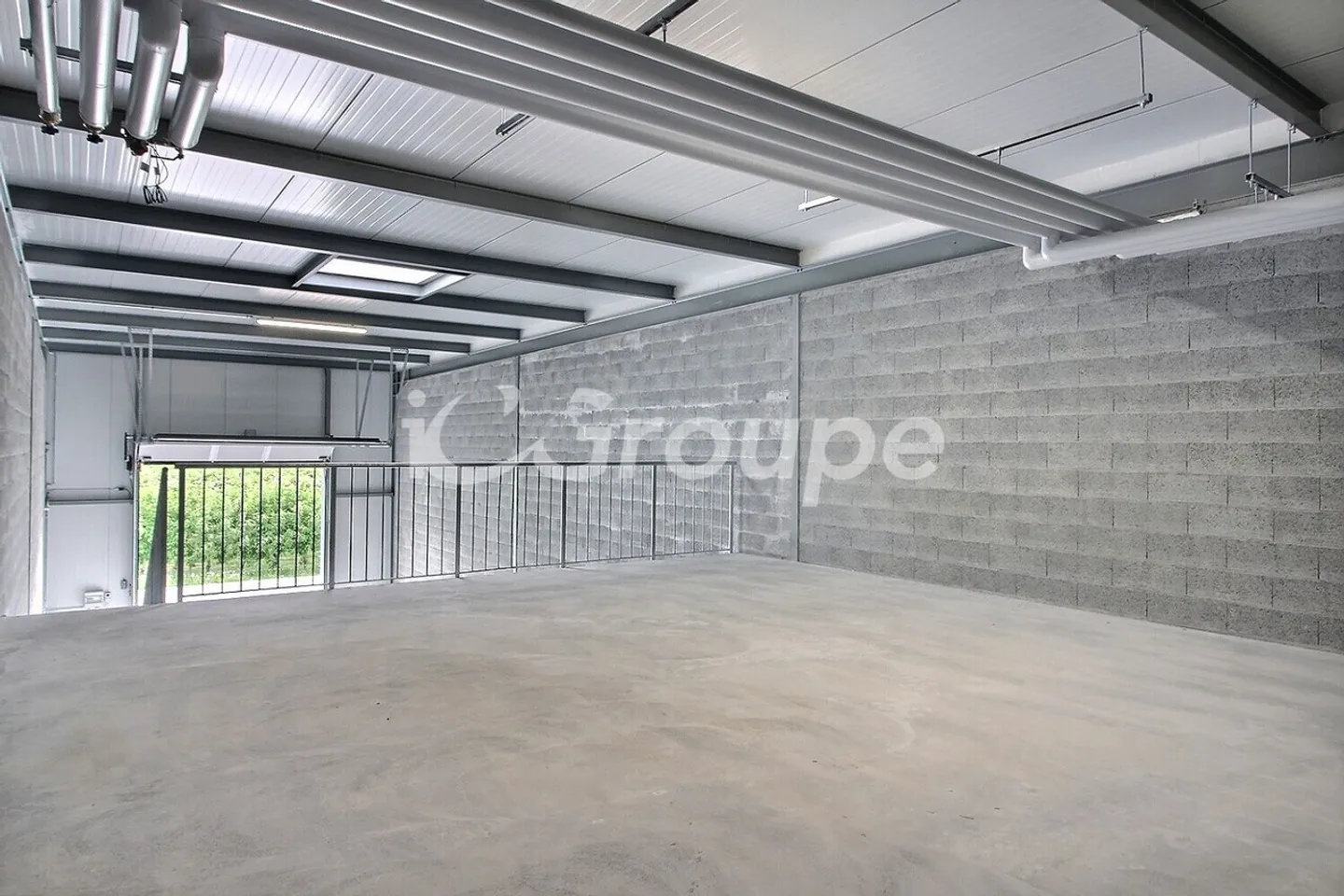 Small Storage Box 143.1 m² / Workshop in Saxon | Available Immediately - Photo 6 of 10