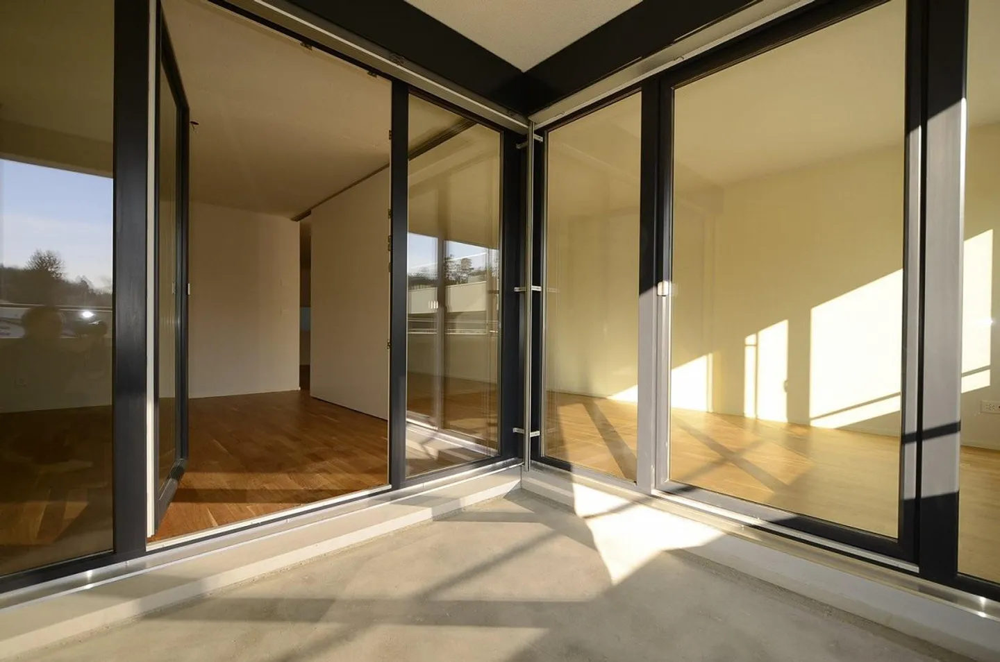 Open Living Space in Liebefeld - Photo 6 of 7